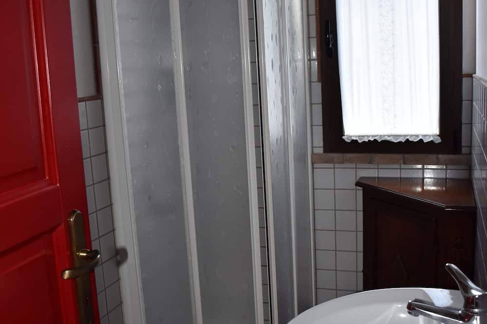 Haus mit Garten in der toskanischen Landschaft in Scarlino, Grosseto Provinz