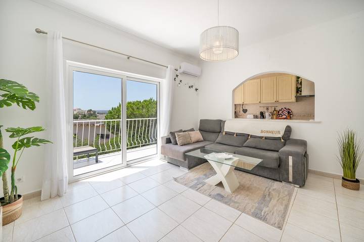Apartamento entero, Apartamento para 6 personas con piscina compartida, Wi-Fi y aire acondicionado in Portimão, Distrito de Faro