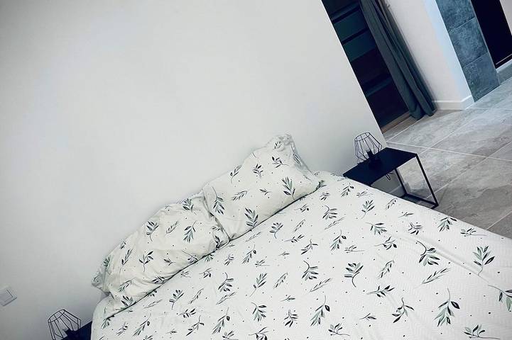 Location de vacances pour 6 personnes, avec terrasse et jardin, animaux acceptés à Ceyreste - 2