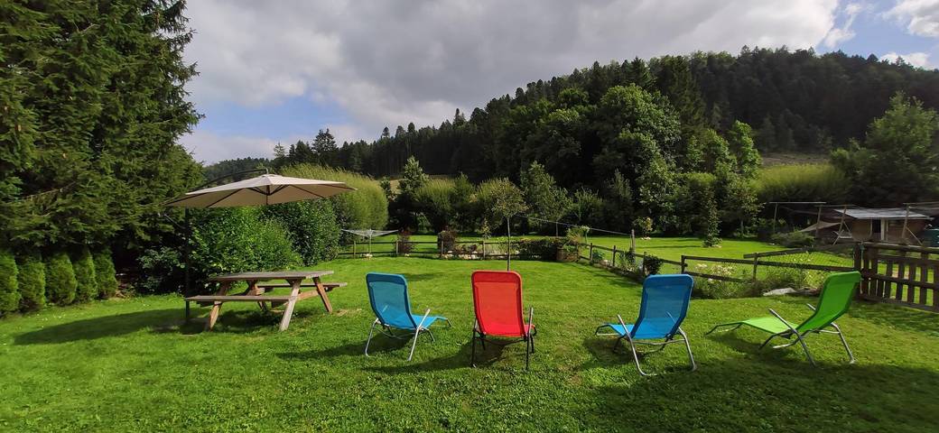 Gîte pour 4 personnes, avec jardin à Chaux-des-Crotenay - 2