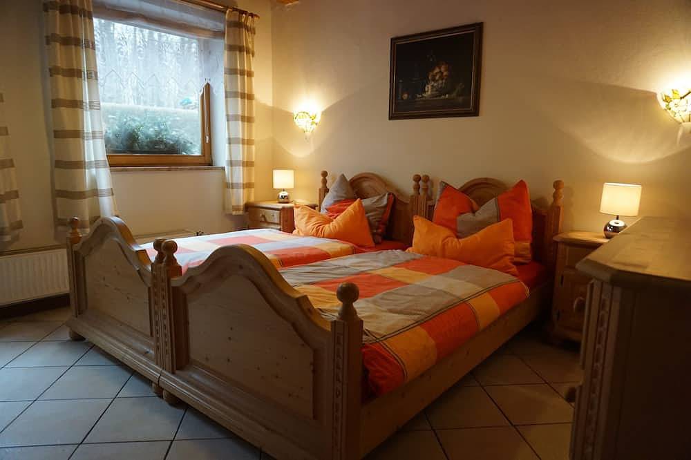 Ganze Wohnung, Gemütliche Fewo (60qm) mit 1 Schlafzimmer in ruhiger Lage in Gunzenhausen, Fränkisches Seenland