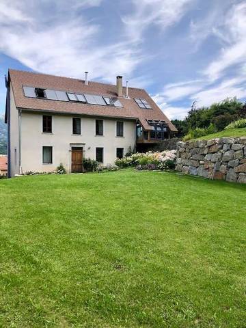 Gîte pour 11 personnes, avec vue et jardin à Saint-Laurent-du-Cros