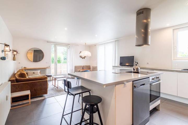 Gîte pour 4 personnes, avec terrasse dans Plage d'Albigny - 2