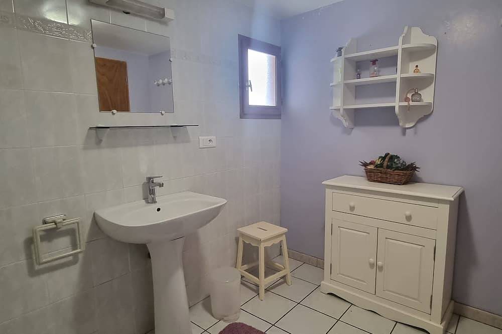 House 2 bedrooms 5 persons 1 bathroom 65 m2 35 km Aix Les Bains in Chavornay, Belley