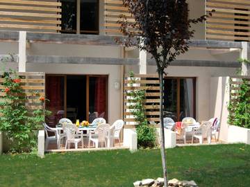 Gîte pour 6 personnes, avec balcon et piscine à Barjac
