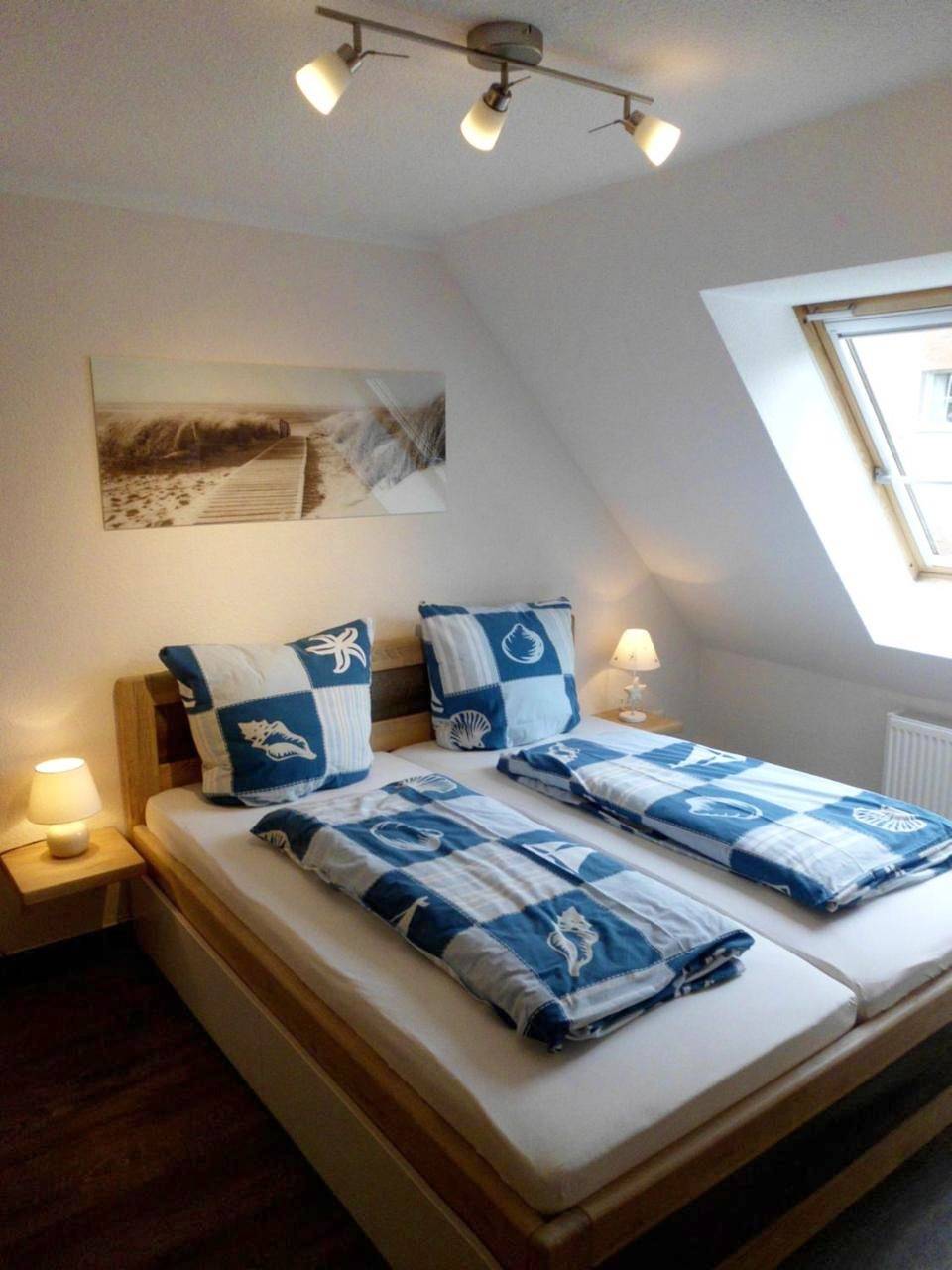 Double Room with Private Bathroom in Schmarl, Rostock