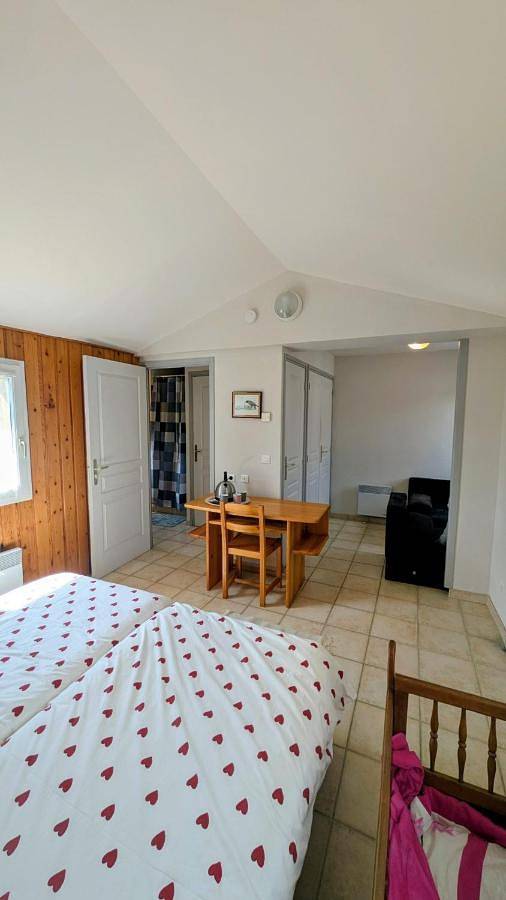 Suite privée Esther Gorges de l'Arzon près du Puy en Velay in Chomelix, Parc Naturel Régional Livradois-Forez