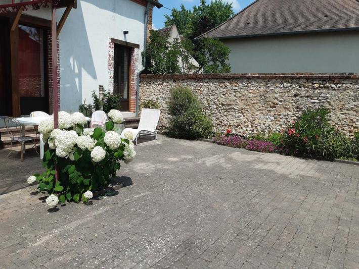 Location de vacances pour 2 personnes, avec jardin et vue à Neuvy-sur-Barangeon - 3