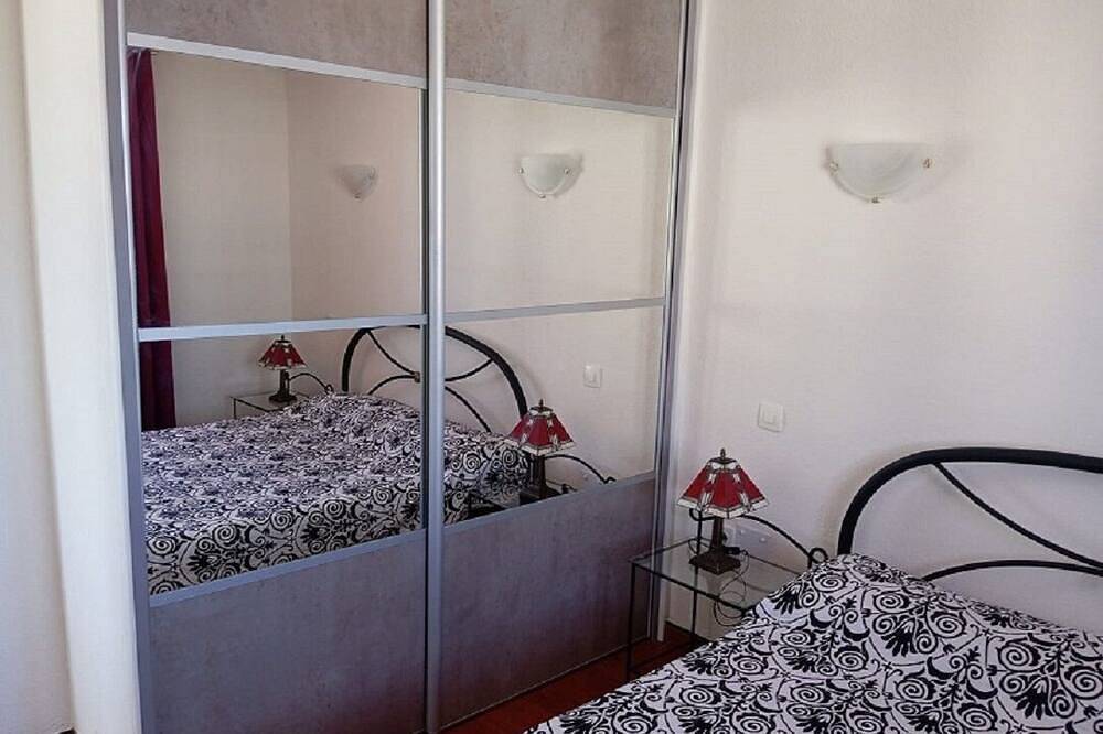Ganze Wohnung, Loc. T2 villa Bastia south, terrace, near beaches, shops and activities in Bastia, Cap Corse