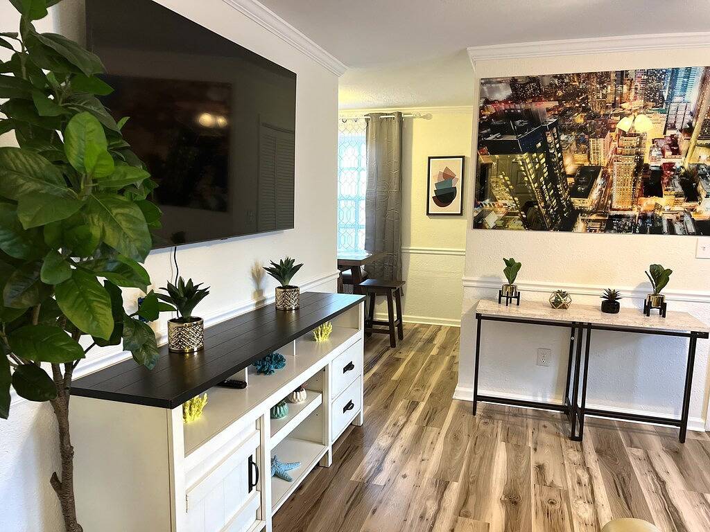 Chill Retreat with Private Yard · Near Downtown in Jacksonville, Duval County