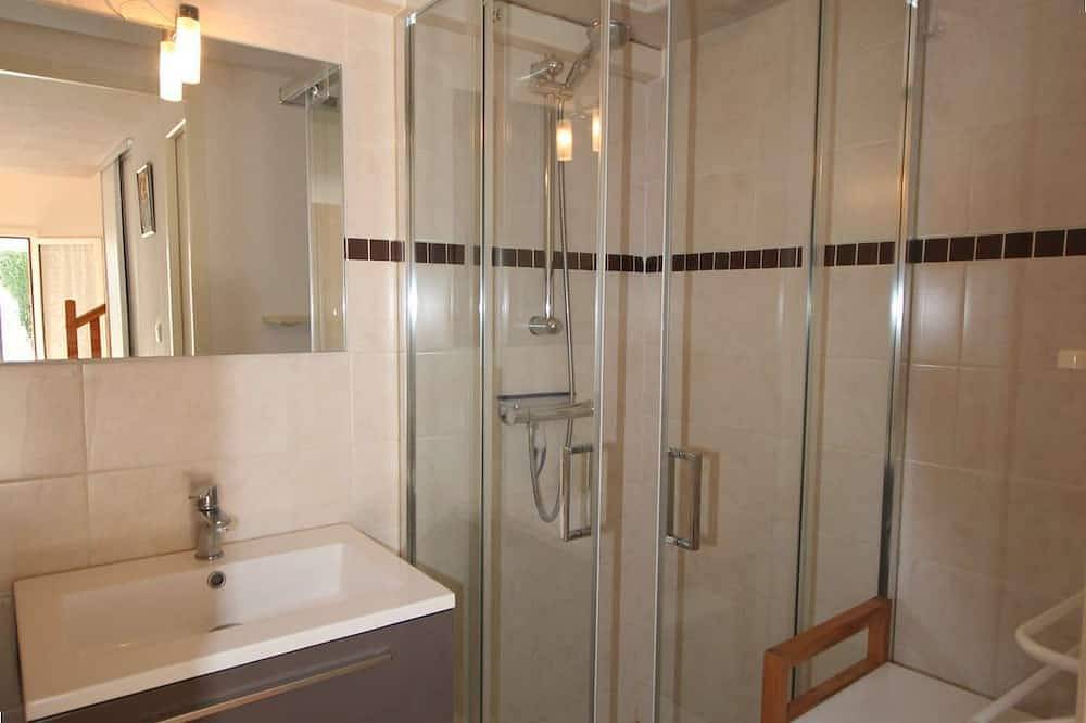 Villa located in secured residence \"Les Marines\", for 4 persons, terrace south exposed,  the... in Portiragnes Plage, Portiragnes