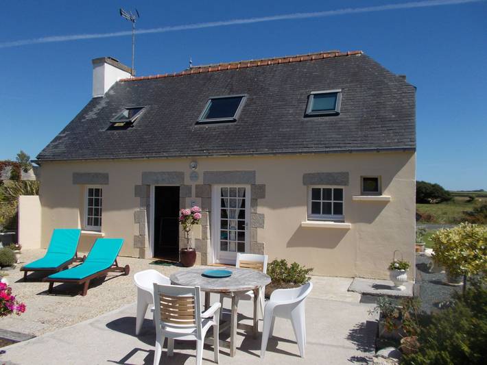 Bretonisches Ferienhaus in Meeresnähe mit Garten in Tréogat, Côte de Cornouaille
