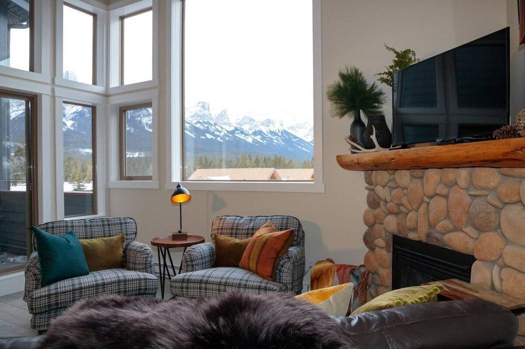 Ganze Wohnung, Cosy Mountain Condo - Panoramische Ansichten, Um Den Nationalpark Zu Banffen! in Canmore, Banff-Nationalpark