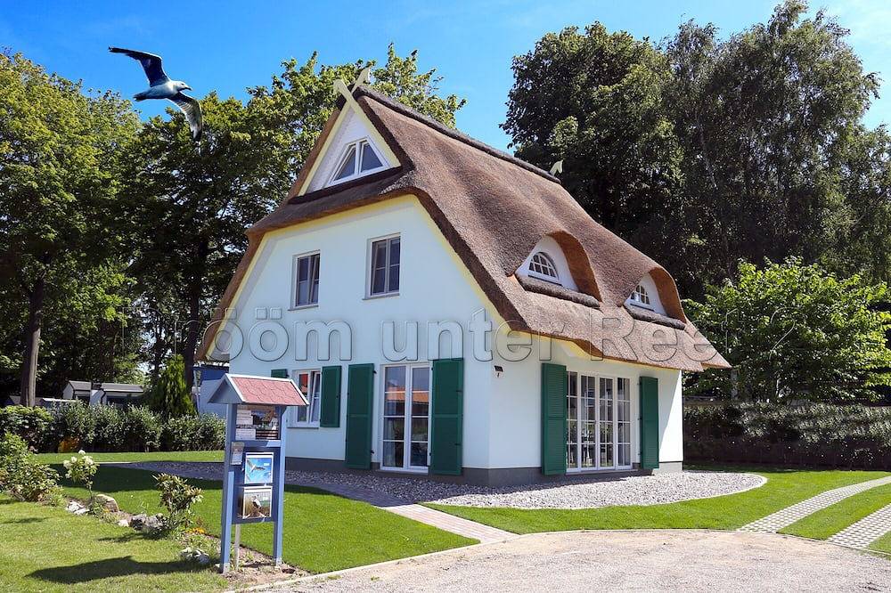 Drööm under thatch 2, 3 to 4 bedrooms, 2 bathrooms, sauna... in Rerik, Neubukow-Salzhaff