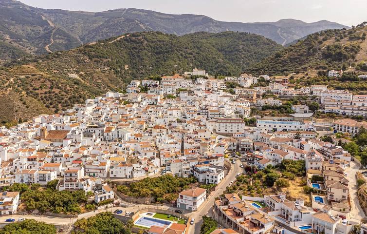 Encantador apartamento de 2 dormitorios con piscina, WiFi y parking en Árchez in Canillas de Albaida, Provincia de Málaga