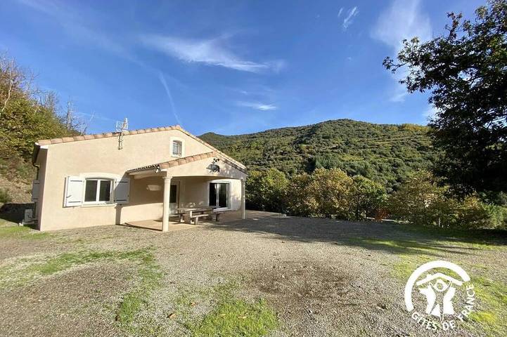 Location de vacances pour 6 personnes, avec jardin à Mas-Cabardès