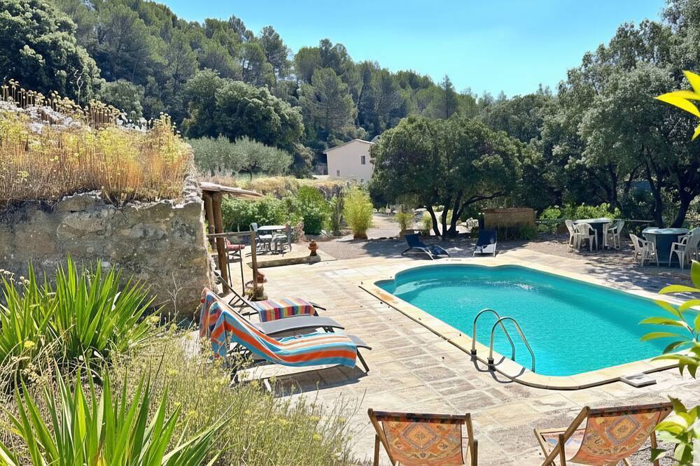 L'Oustaou… La Suite : Villa Balcon panoramique entre Luberon et Ste-Victoire in Jouques, Région d'Aix-en-Provence