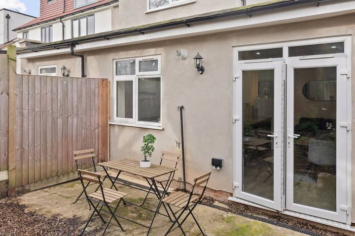 Ganze Ferienwohnung, Ferienwohnung für 5 Personen mit Garten in London, Südostengland