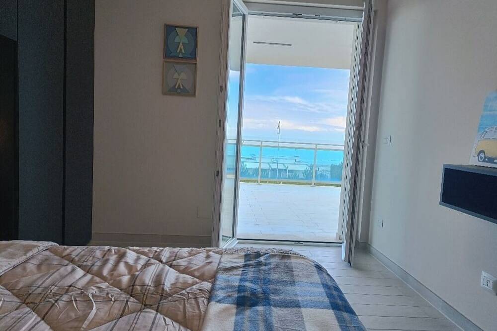 Entire apartment, Seafront, apartment with wonderful terrace in Giulianova, Giulianova (Municipality)