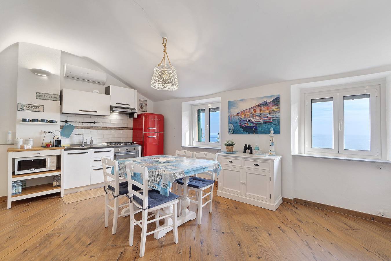 Appartamento intero, Appartamento 'Bedliving Nel Blu' con Vista Mare, Wi-Fi e Aria Condizionata in Ponente (Genova), Genoa