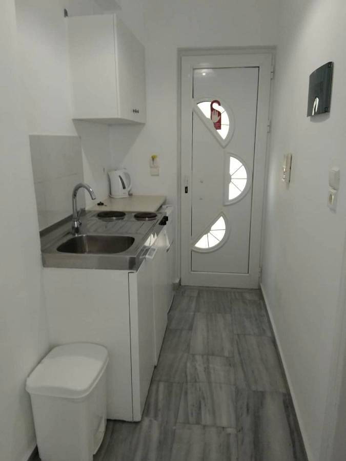 Ferienwohnung für 2 Personen, mit Balkon und Terrasse sowie Garten und Ausblick in Kalamaki - 4