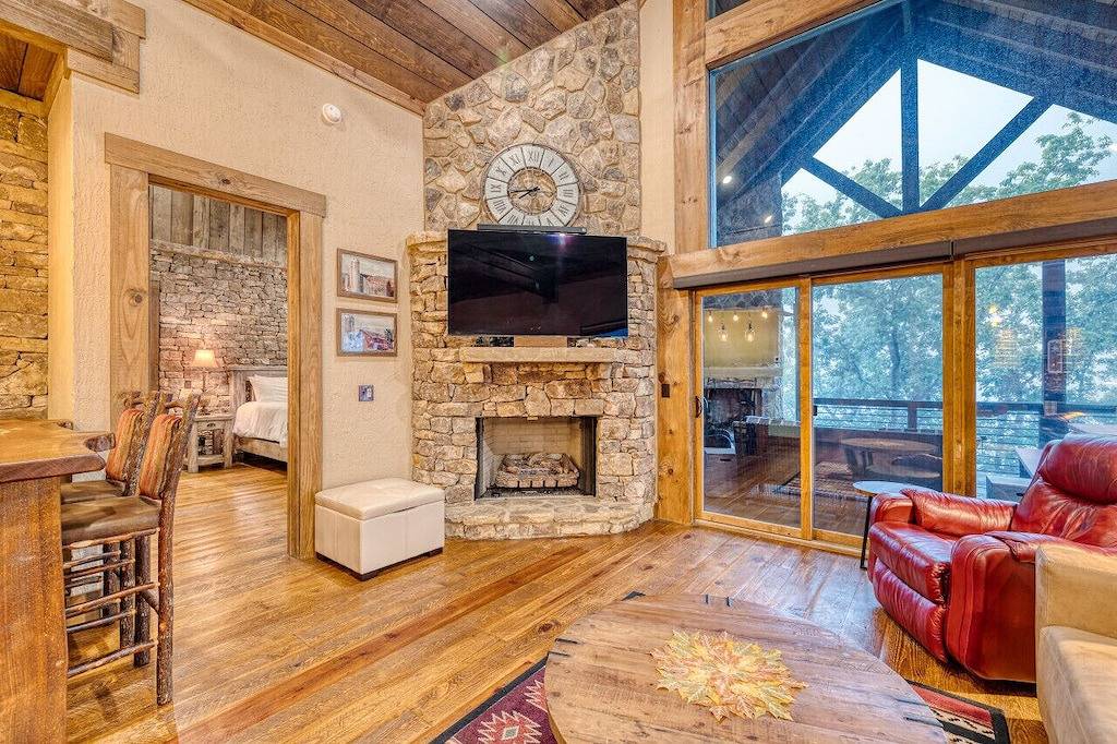 Mountain View Cabin w/ Hot Tub & Game Room in Cherry Log, Chattahoochee National Forest