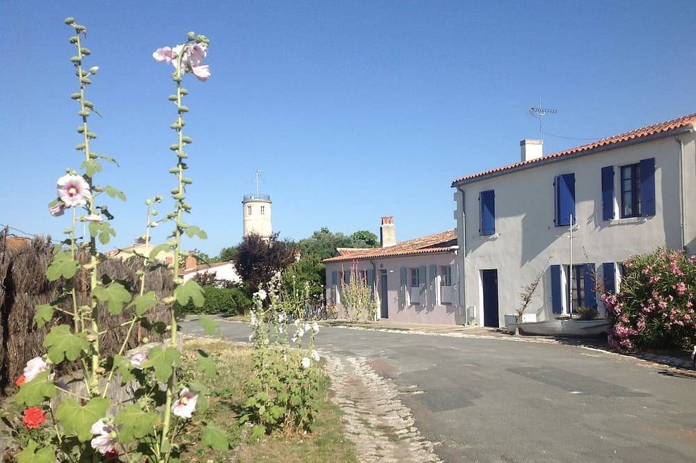 Maison de famille, centre village, avec jardin clos in Île-d'Aix, Région de Rochefort