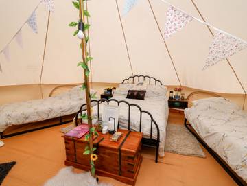 Glamping for 5 People in Ceredigion, Mid-Wales, Photo 2