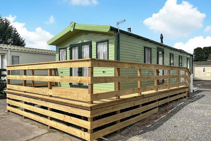 Log cabin for 6 people, with garden, with pets in Newton Stewart