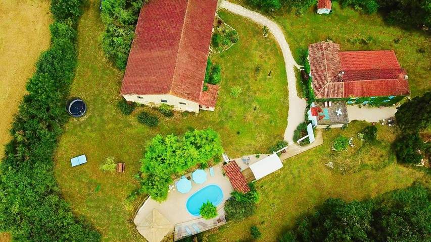 Chambre d’hôte pour 6 personnes, avec vue ainsi que piscine et jardin dans le Gers - 3