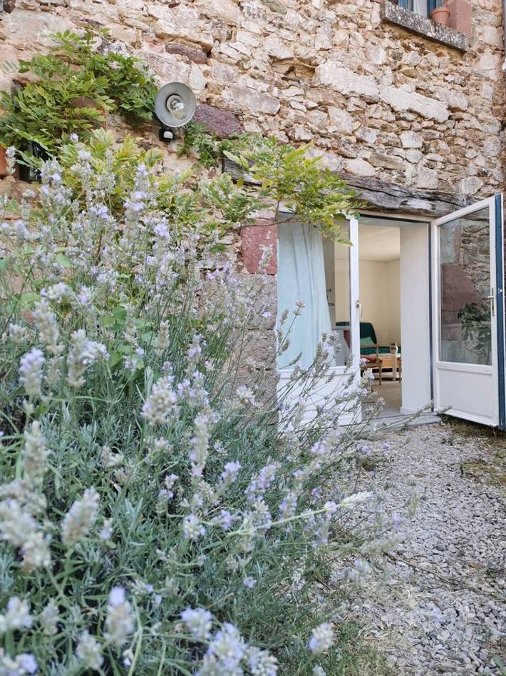 Gîte pour 3 personnes, avec jardin