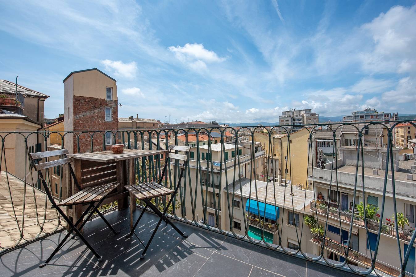 Apartamento entero, Apartamento 'Romantica E Accogliente' con terraza privada, balcón y Wi-Fi in Savona (City), Savona