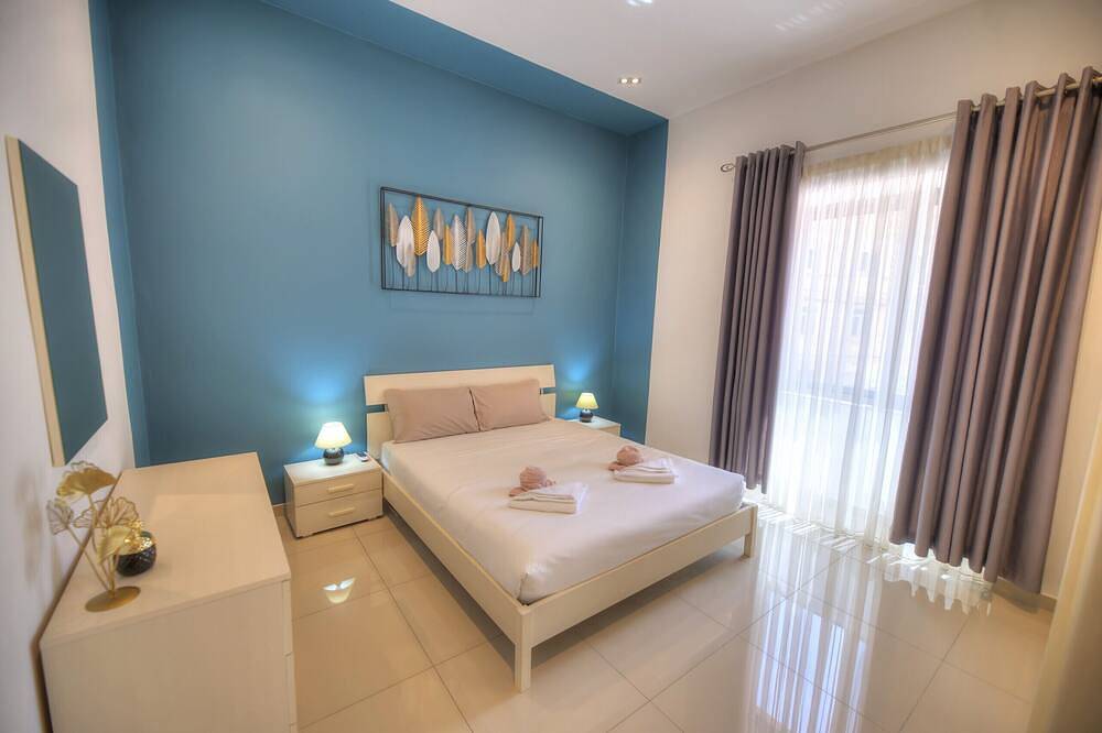 Ganze Wohnung, Tastefully furnished 3beds/3baths, 2balconies in Gzira, Insel Malta