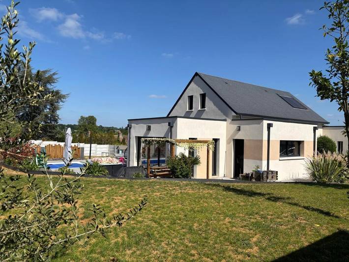 Appartement de vacances pour 2 personnes, avec terrasse et jardin ainsi que jacuzzi et piscine