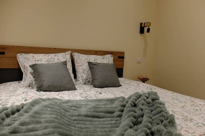 Location de vacances pour 4 personnes, avec jacuzzi et balcon dans Bazeilles - 2