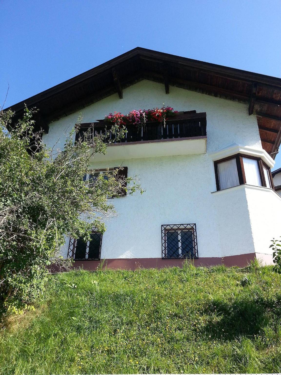Entire holiday apartment, Holiday apartment in a quiet location on the edge of a forest in Navis, Innsbruck region