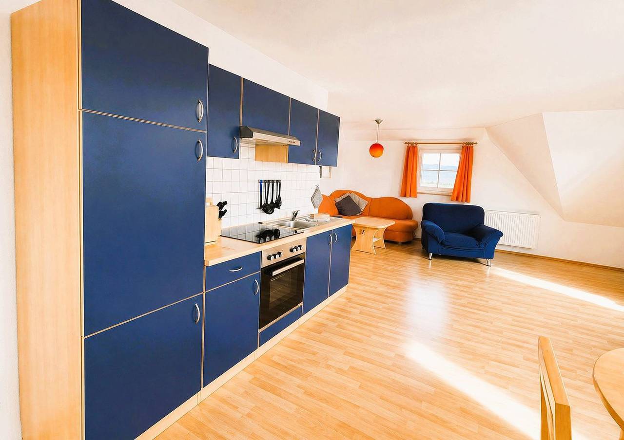 Ganze Wohnung, Ihr Urlaub auf Rügen: Ferienwohnung mit 2 Schlafzimmern, Wlan & Pkw-Stellplatz in Alt Reddevitz, Mönchgut