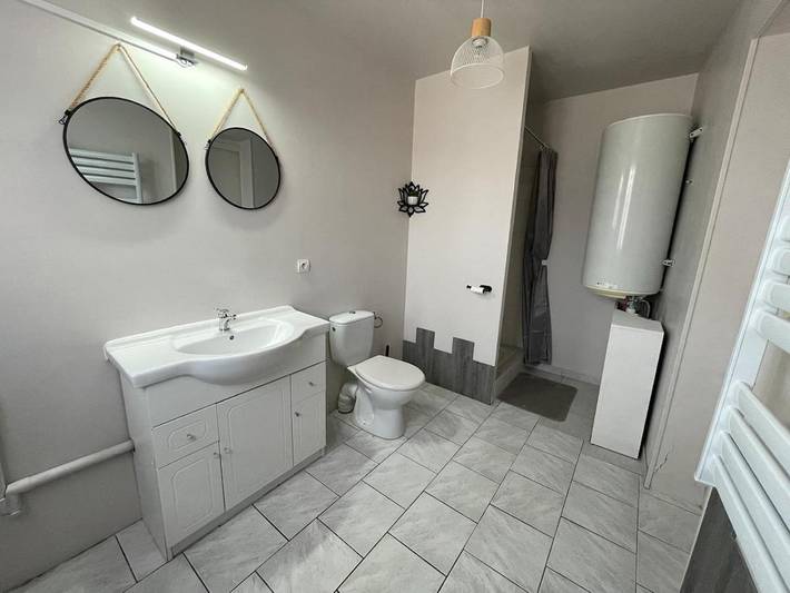 Location de vacances pour 6 personnes, avec terrasse et jardin à Saint-Germain-sur-Vienne - 4