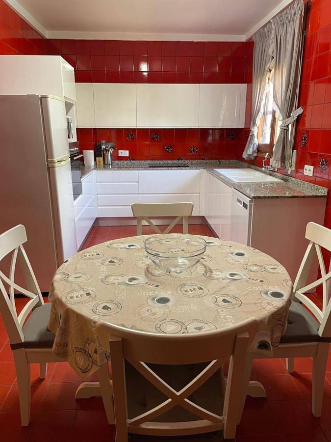 Casa rural para 13 personas, con vistas además de jardín y piscina, Familias con niños en San Carlos de la Rápita - 3