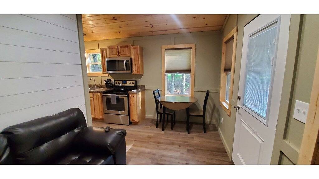 Vacation Apartment for 4 Guests in Lake Guntersville, Alabama