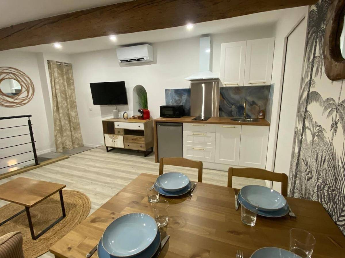Appartement entier, Two-Bedroom Apartment in Gallargues-le-Montueux, Côte méditerranéenne (France)