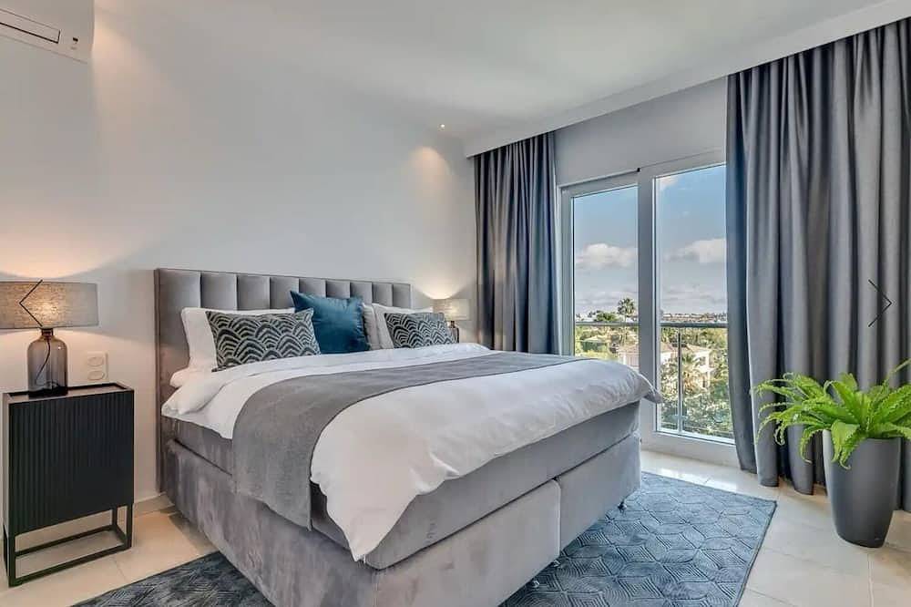 Luxury Holiday Villa El Paraiso Alto, Benahavis, Marbella 10 bedrooms in Val de Guadalmina, Benahavís