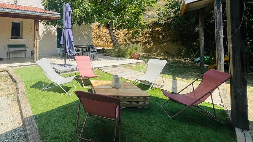 Location de vacances pour 10 personnes, avec Terrasse à Saint-Barthélemy-de-Vals
