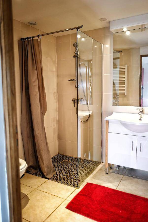 Location de vacances pour 26 personnes, avec jacuzzi ainsi que jardin et piscine à Coux-et-Bigaroque - 4