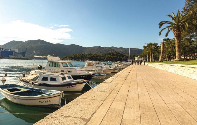 Ganze Ferienwohnung, Apartment mit Meerblick und Terrasse in der Nähe des Stadtzentrums von Ploče in Ploce, Dubrovnik-Neretva