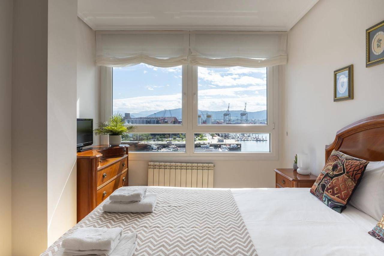 Apartamento entero, Three-Bedroom Apartment with View in Santander, Costa de Cantabria