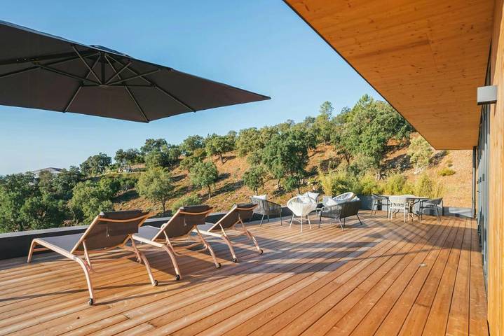 Location de vacances pour 13 personnes, avec terrasse ainsi que jardin et piscine dans Golf de Valcros - 3