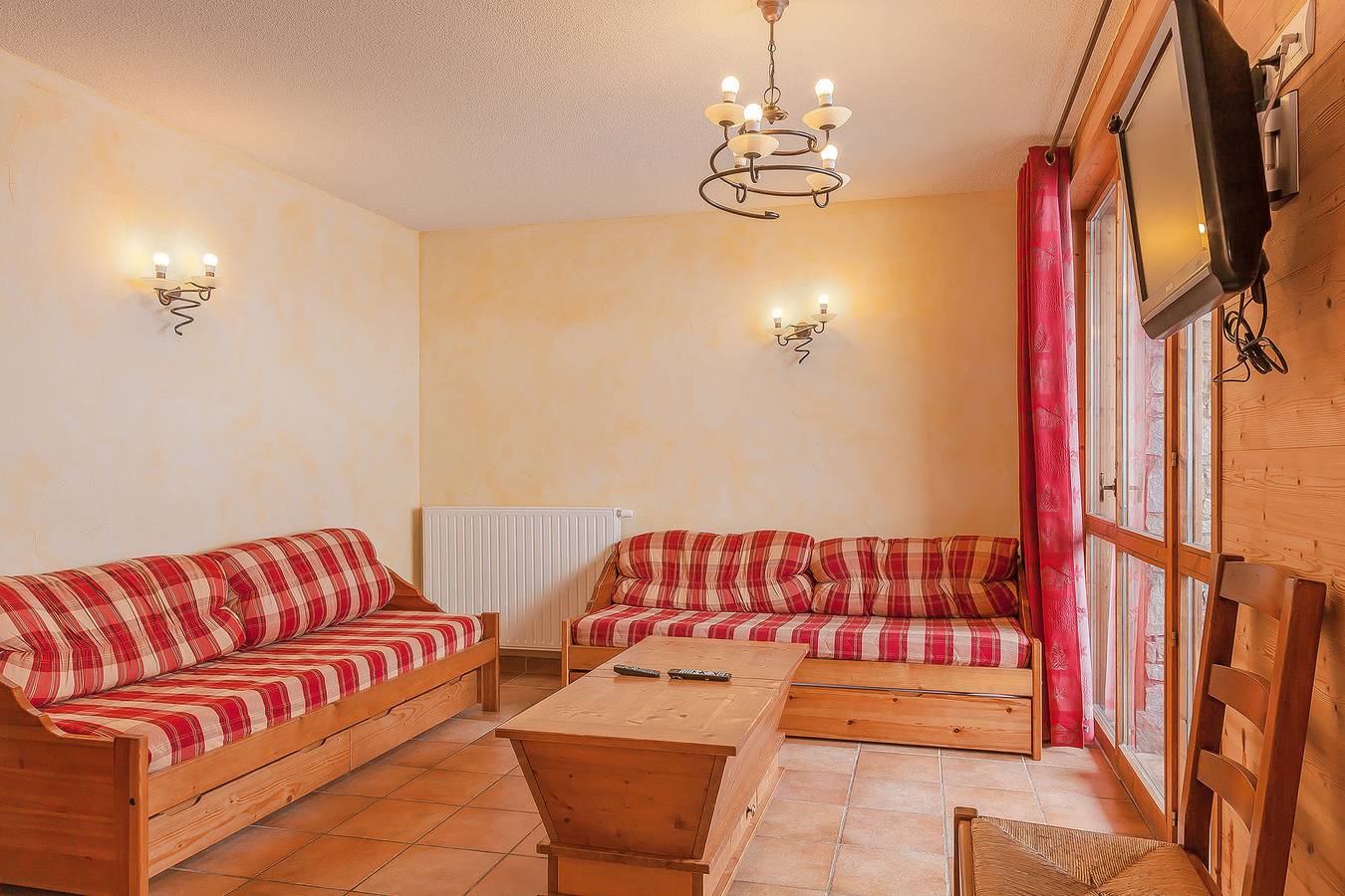 Entire apartment, Les Balcons de Val Cenis Village in Lanslevillard, Saint-Jean-de-Maurienne region