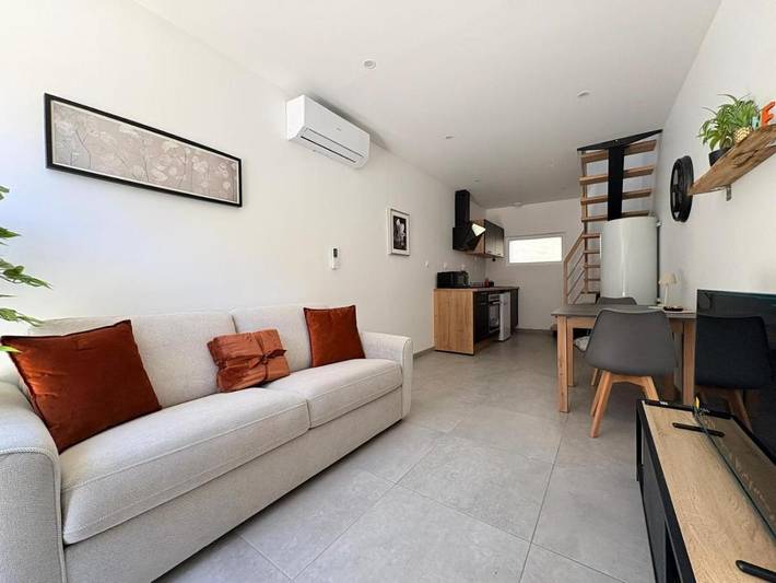 Location de vacances pour 4 personnes, avec terrasse ainsi que vue sur le lac et vue dans Souclin