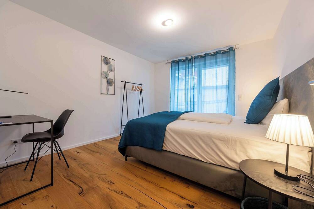 Ganze Wohnung, Lit Living: Luxury | Box Spring | Parken | 2 Br | in Hemsbach, Kurpfalz